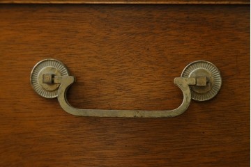 中古　美品!!　DREXEL HERITAGE(ドレクセルヘリテイジ)　Triune(トライユン)　気品溢れるエレガントなマホガニー材製チェスト　(R-080128)