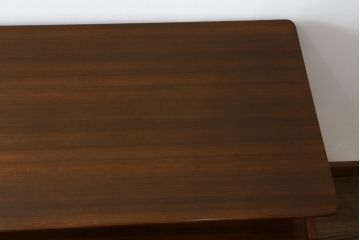 イギリスビンテージ　美品　G-PLAN(ジープラン)　BBシリーズ　Tola&Black(トーラ&ブラック)　スタイリッシュな北欧デザインのサイドボード(サイドキャビネット、戸棚、収納棚、ヴィンテージ、英国)(R-080129)