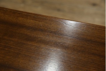 イギリスビンテージ　美品　G-PLAN(ジープラン)　BBシリーズ　Tola&Black(トーラ&ブラック)　スタイリッシュな北欧デザインのサイドキャビネット(サイドボード)(R-080130)