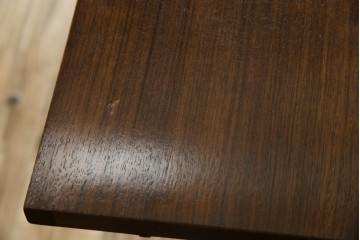 イギリスビンテージ　美品　G-PLAN(ジープラン)　BBシリーズ　Tola&Black(トーラ&ブラック)　スタイリッシュな北欧デザインのサイドキャビネット(サイドボード)(R-080130)
