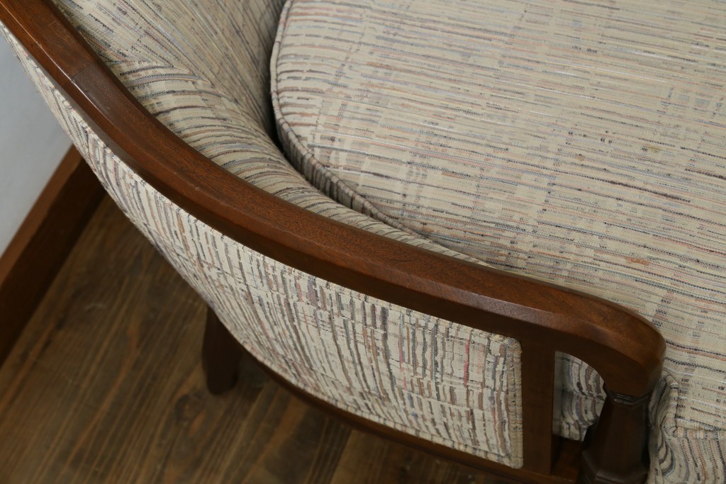 中古　美品!!　DREXEL HERITAGE(ドレクセルヘリテイジ)　Upholstery(アップホルスタリー)　クラシカルデザインの3人掛けソファ　(R-080132)