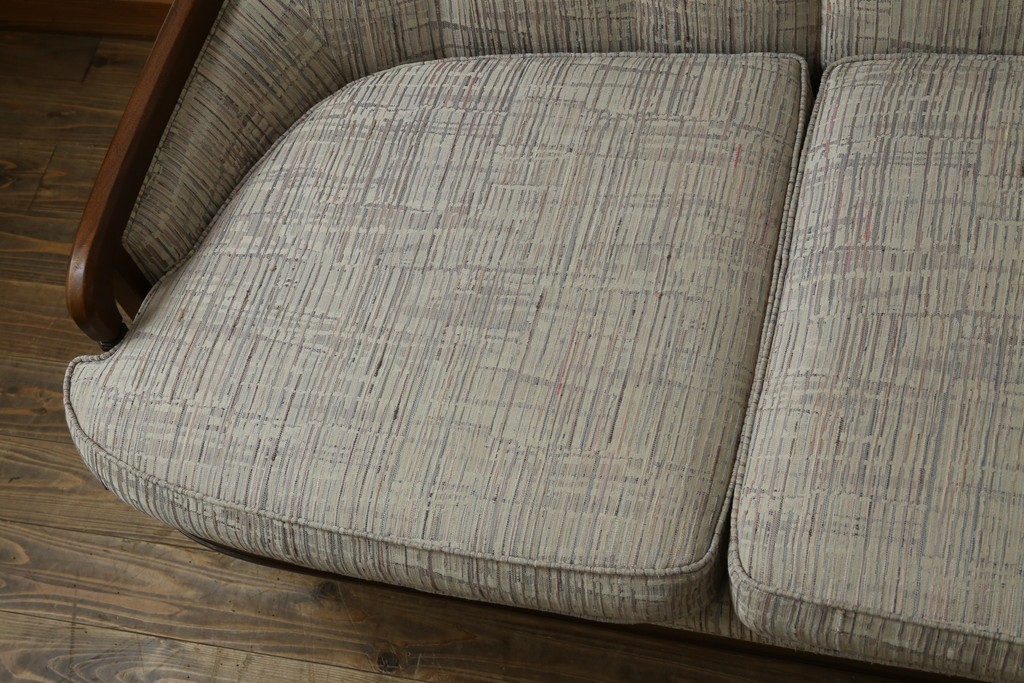 中古　美品!!　DREXEL HERITAGE(ドレクセルヘリテイジ)　Upholstery(アップホルスタリー)　クラシカルデザインの3人掛けソファ　(R-080132)