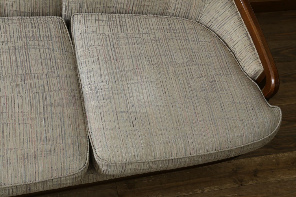 中古　美品!!　DREXEL HERITAGE(ドレクセルヘリテイジ)　Upholstery(アップホルスタリー)　クラシカルデザインの3人掛けソファ　(R-080132)
