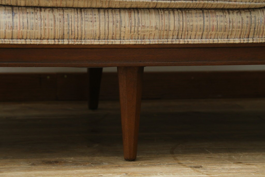 中古　美品!!　DREXEL HERITAGE(ドレクセルヘリテイジ)　Upholstery(アップホルスタリー)　クラシカルデザインの3人掛けソファ　(R-080132)
