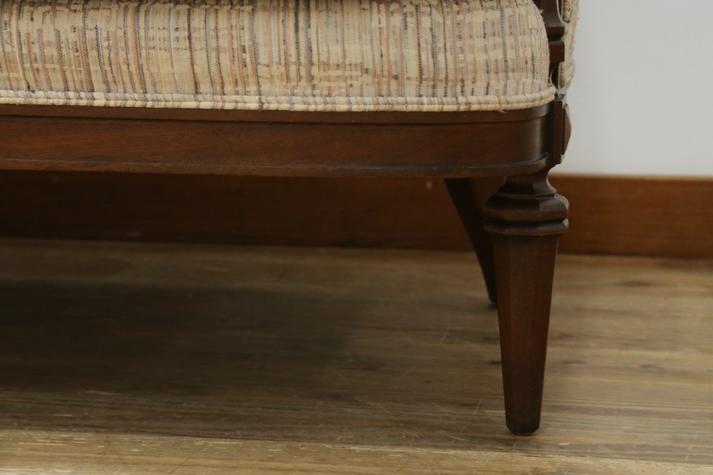 中古　美品!!　DREXEL HERITAGE(ドレクセルヘリテイジ)　Upholstery(アップホルスタリー)　クラシカルデザインの3人掛けソファ　(R-080132)