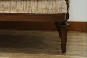 中古　美品!!　DREXEL HERITAGE(ドレクセルヘリテイジ)　Upholstery(アップホルスタリー)　クラシカルデザインの3人掛けソファ　(R-080132)