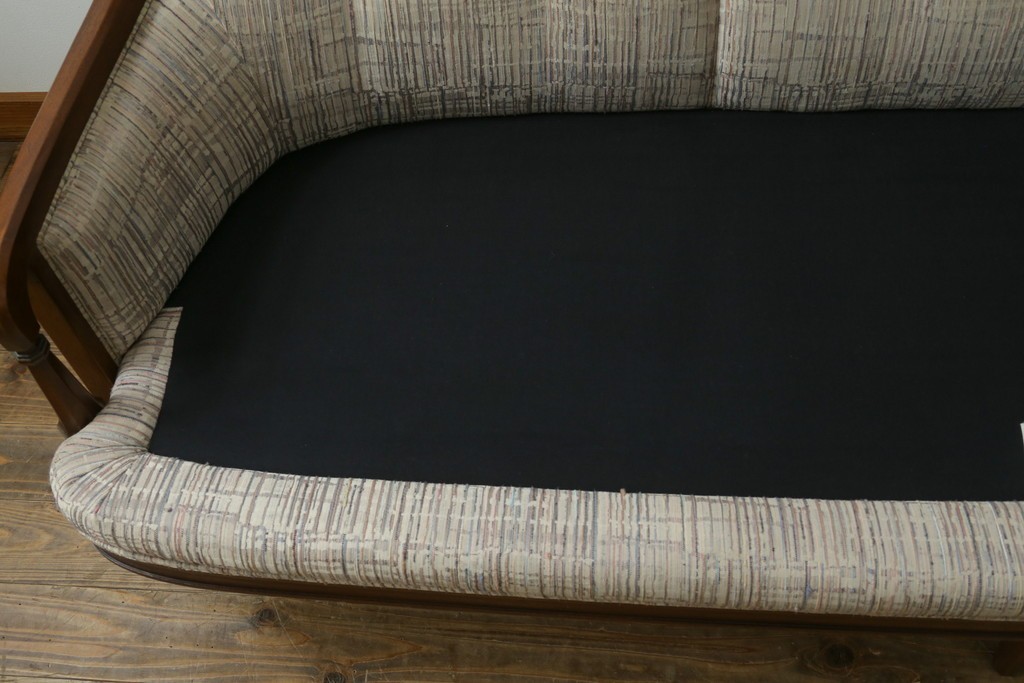 中古　美品!!　DREXEL HERITAGE(ドレクセルヘリテイジ)　Upholstery(アップホルスタリー)　クラシカルデザインの3人掛けソファ　(R-080132)