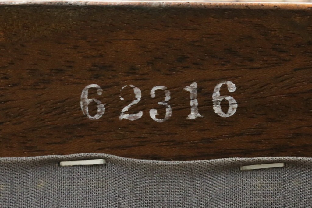 中古　美品!!　DREXEL HERITAGE(ドレクセルヘリテイジ)　Upholstery(アップホルスタリー)　クラシカルデザインの3人掛けソファ　(R-080132)
