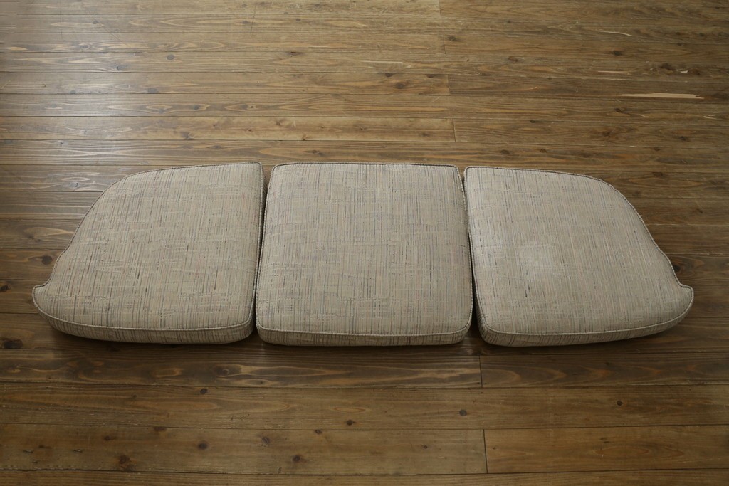 中古　美品!!　DREXEL HERITAGE(ドレクセルヘリテイジ)　Upholstery(アップホルスタリー)　クラシカルデザインの3人掛けソファ　(R-080132)