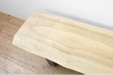 中古　栗材一枚板　特注のアジャスター付き　シンプルで洗練されたデザインが魅力的なアイアンレッグベンチ(長椅子、ダイニングベンチ、板座チェア、椅子、イス、花台、飾り台)(R-080134)