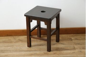 中古　北海道民芸家具　落ち着きのある空間づくりにおすすめのスツール(花台、板座、飾り台、ディスプレイ台)(R-080139)