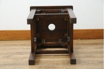 中古　北海道民芸家具　落ち着きのある空間づくりにおすすめのスツール(花台、板座、飾り台、ディスプレイ台)(R-080139)