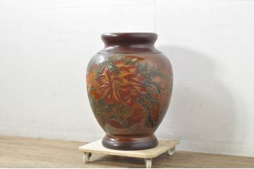 中古　美品　百貨店の展覧会品　在銘あ「東美」　讃岐彫り　栃くり抜き　漆塗り　大胆にあしらわれた花や木の図柄が目を引く花瓶(花器、花入れ、梅、花)(定価約70万円)(R-080141)