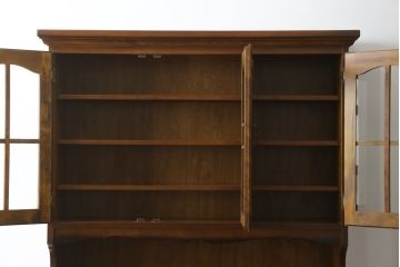 中古　美品　カリモク(karimoku)　コロニアルシリーズ　使い勝手のよい収納と美しいデザインを兼ね備えたダイニングボード(食器棚、カップボード、収納棚、戸棚、キャビネット)(定価約34万円)(R-080142)