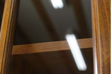 中古　美品　カリモク(karimoku)　コロニアルシリーズ　使い勝手のよい収納と美しいデザインを兼ね備えたダイニングボード(食器棚、カップボード、収納棚、戸棚、キャビネット)(定価約34万円)(R-080142)