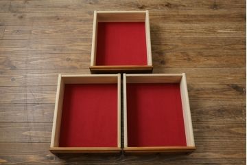 中古　美品　KOSUGA(コスガ)　リージェントハウスシリーズ　上品な佇まいの二段重ねキャビネット(食器棚、キュリオケース、カップボード、飾り棚、戸棚、収納棚)(定価約44万円)(R-080143)