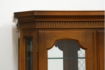 中古　美品　KOSUGA(コスガ)　リージェントハウスシリーズ　上品な佇まいの二段重ねキャビネット(食器棚、キュリオケース、カップボード、飾り棚、戸棚、収納棚)(定価約44万円)(R-080143)