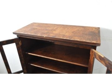 中古　美品　国産民芸家具　クラシカルな佇まいが魅力的なブックケース(書棚、本箱、収納棚、戸棚)(R-080144)