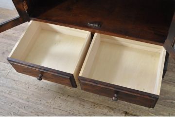 中古　美品　国産民芸家具　クラシカルな佇まいが魅力的なブックケース(書棚、本箱、収納棚、戸棚)(R-080144)