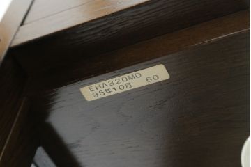 中古　美品!!　カリモク(karimoku)　domani(ドマーニ)　Morganton(モーガントン)　シックな色合いと品のある佇まいが魅力のキャビネット(ガラスケース、キュリオケース、ショーケース、飾り棚、陳列棚、店舗什器)(定価約74万円)(R-080145)