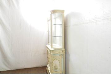 中古　美品　イタリア高級家具　ロココ調　Mario Colciago&Figli(マリオ・コルチャゴ)　Fratelli Origgi(フラテッリ・オリッジ)　圧迫感を抑えたRガラスの優しいデザインが魅力的なキャビネット(キュリオケース、ガラスケース、ショーケース、飾り棚、Rガラス、曲げガラス)(定価約220万円)(R-080149)