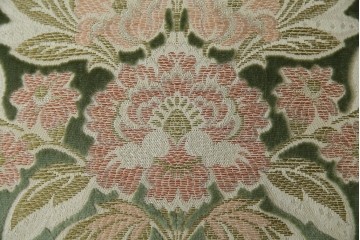 中古　イタリア製　ロココ調　華やかな彫刻が目を惹く3人掛けソファ　(R-080153)