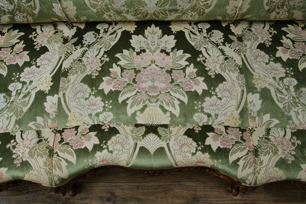 中古　イタリア製　ロココ調　華やかな彫刻が目を惹く3人掛けソファ　(R-080153)