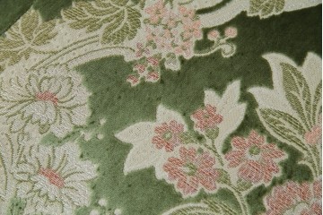 中古　イタリア製　ロココ調　華やかな彫刻が目を惹く3人掛けソファ　(R-080153)