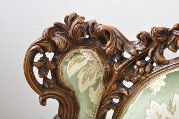 中古　イタリア製　ロココ調　華やかな彫刻が目を惹く3人掛けソファ(3P、三人掛け、ラウンジソファ、アームソファ)(R-080153)