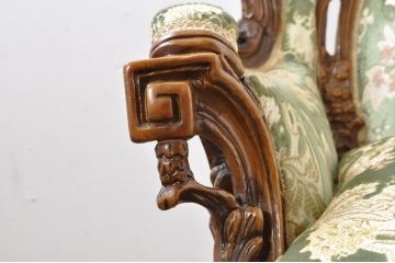 中古　イタリア製　ロココ調　華やかな彫刻が目を惹く3人掛けソファ(3P、三人掛け、ラウンジソファ、アームソファ)(R-080153)