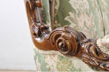 中古　イタリア製　ロココ調　華やかな彫刻が目を惹く3人掛けソファ(3P、三人掛け、ラウンジソファ、アームソファ)(R-080153)