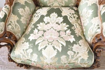 中古　イタリア製　ロココ調　華やかな彫刻が目を惹く1人掛けソファ(1P、一人掛け、ラウンジチェア、アームチェア、サロンチェア)(R-080154)