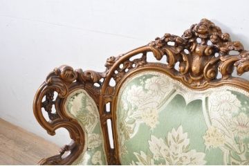 中古　イタリア製　ロココ調　華やかな彫刻が目を惹く1人掛けソファ(1P、一人掛け、ラウンジチェア、アームチェア、サロンチェア)(R-080154)