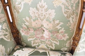 中古　イタリア製　ロココ調　華やかな彫刻が目を惹く1人掛けソファ(1P、一人掛け、ラウンジチェア、アームチェア、サロンチェア)(R-080154)