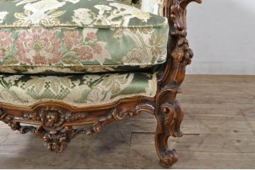 中古　イタリア製　ロココ調　華やかな彫刻が目を惹く1人掛けソファ(1P、一人掛け、ラウンジチェア、アームチェア、サロンチェア)(R-080154)