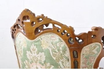 中古　イタリア製　ロココ調　華やかな彫刻が目を惹く1人掛けソファ(1P、一人掛け、ラウンジチェア、アームチェア、サロンチェア)(R-080154)