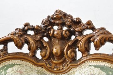 中古　イタリア製　ロココ調　華やかな彫刻が目を惹く1人掛けソファ(1P、一人掛け、ラウンジチェア、アームチェア、サロンチェア)(R-080154)