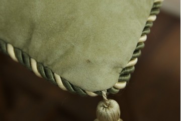 中古　イタリア製　ロココ調　華やかな彫刻が目を惹く1人掛けソファ　(R-080154)