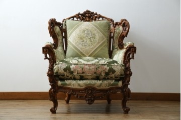 中古　イタリア製　ロココ調　華やかな彫刻が目を惹く1人掛けソファ　(R-080154)