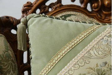 中古　イタリア製　ロココ調　華やかな彫刻が目を惹く1人掛けソファ　(R-080154)