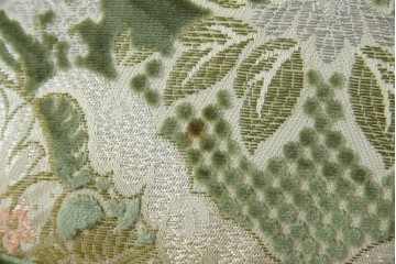 中古　イタリア製　ロココ調　華やかな彫刻が目を惹く1人掛けソファ　(R-080154)