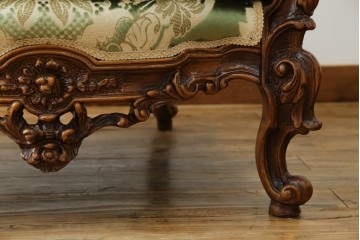 中古　イタリア製　ロココ調　華やかな彫刻が目を惹く1人掛けソファ　(R-080154)