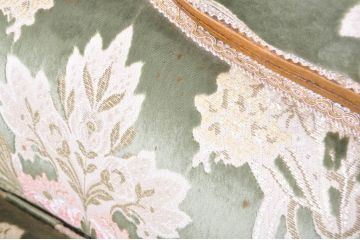 中古　イタリア製　ロココ調　華やかな彫刻が目を惹く1人掛けソファ(1P、一人掛け、ラウンジチェア、アームチェア、サロンチェア)(R-080155)