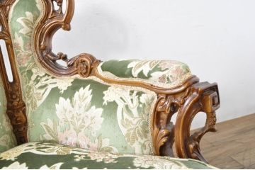 中古　イタリア製　ロココ調　華やかな彫刻が目を惹く1人掛けソファ(1P、一人掛け、ラウンジチェア、アームチェア、サロンチェア)(R-080155)