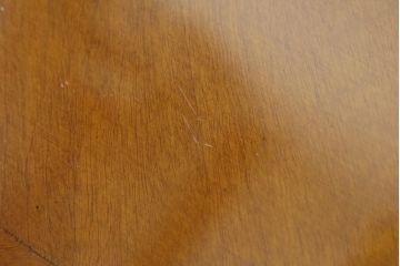 中古　イタリア製　ロココ調　華やかな彫刻が目を惹くローテーブル(センターテーブル、リビングテーブル)(R-080156)