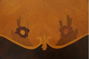 中古　イタリア製　ロココ調　華やかな彫刻が目を惹くローテーブル(センターテーブル、リビングテーブル)(R-080156)