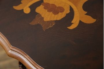 中古　イタリア製　ロココ調　華やかな彫刻が目を惹くローテーブル(センターテーブル、リビングテーブル)(R-080156)