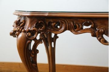 中古　イタリア製　ロココ調　華やかな彫刻が目を惹くローテーブル(センターテーブル、リビングテーブル)(R-080156)