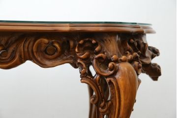 中古　イタリア製　ロココ調　華やかな彫刻が目を惹くローテーブル(センターテーブル、リビングテーブル)(R-080156)