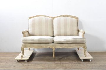 中古　美品　サラグレース(Sarah Grace)取り扱い　フランス　BLANC D'IVOIRE(ブランディボワール)　リネン生地　フレンチーシャビーな2Pソファ(二人掛け、アームソファ)(定価約44万円)(R-080161)